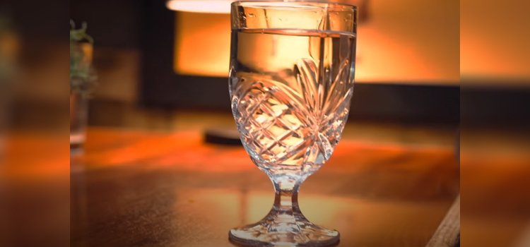 glass of club soda